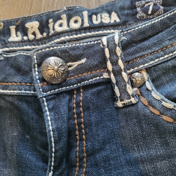 LA IDOL Jean - Picture 7 of 9